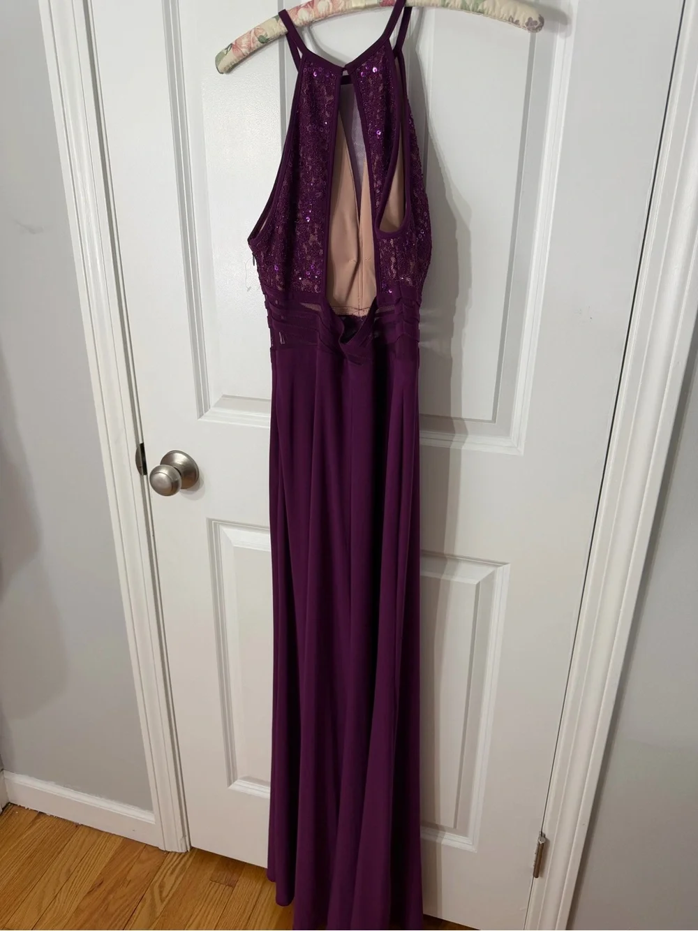 Morgan & Co. Purple Sequin Lace Open Back Formal Gown Size 3 Tall - Picture 4 of 13